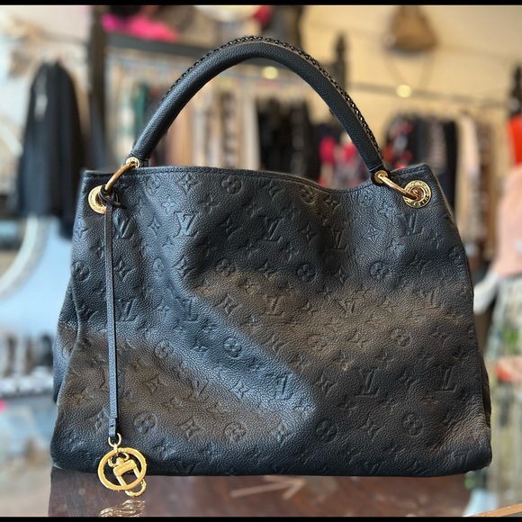 Louis Vuitton Handbags - Louis Vuitton Artsy empriente bag